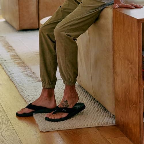 REEF Phantoms Men's Water-Friendly Beach Flip Flops